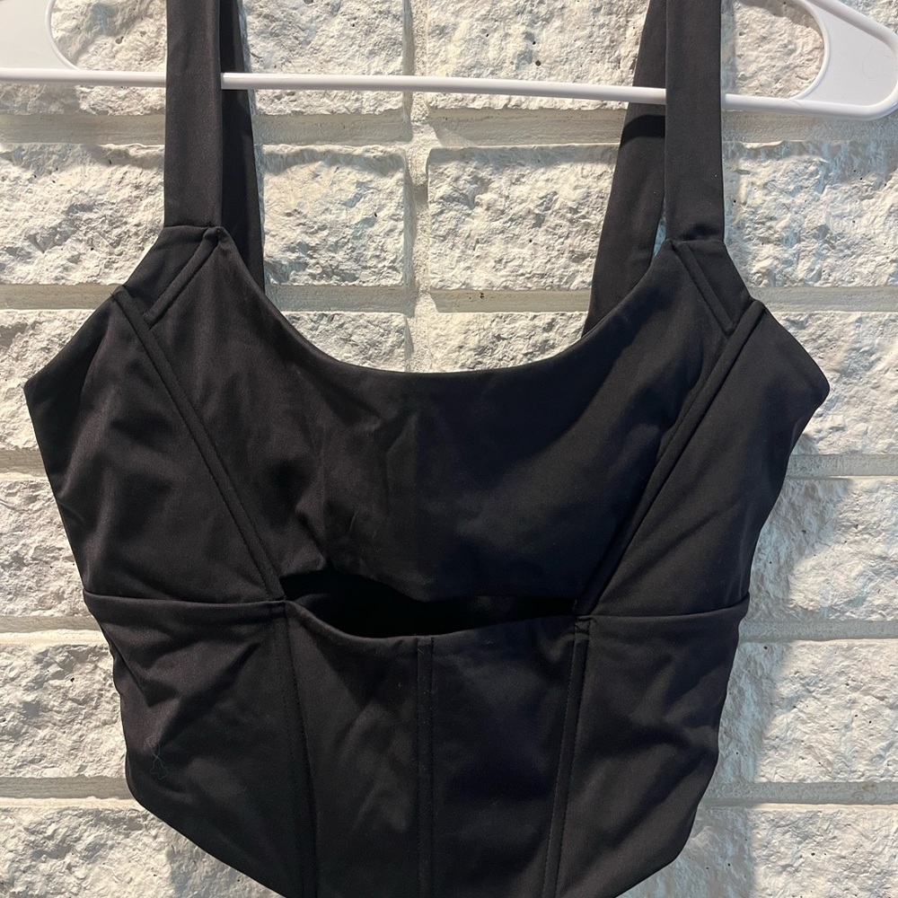 Forever 21 Black Sleeveless Blouse